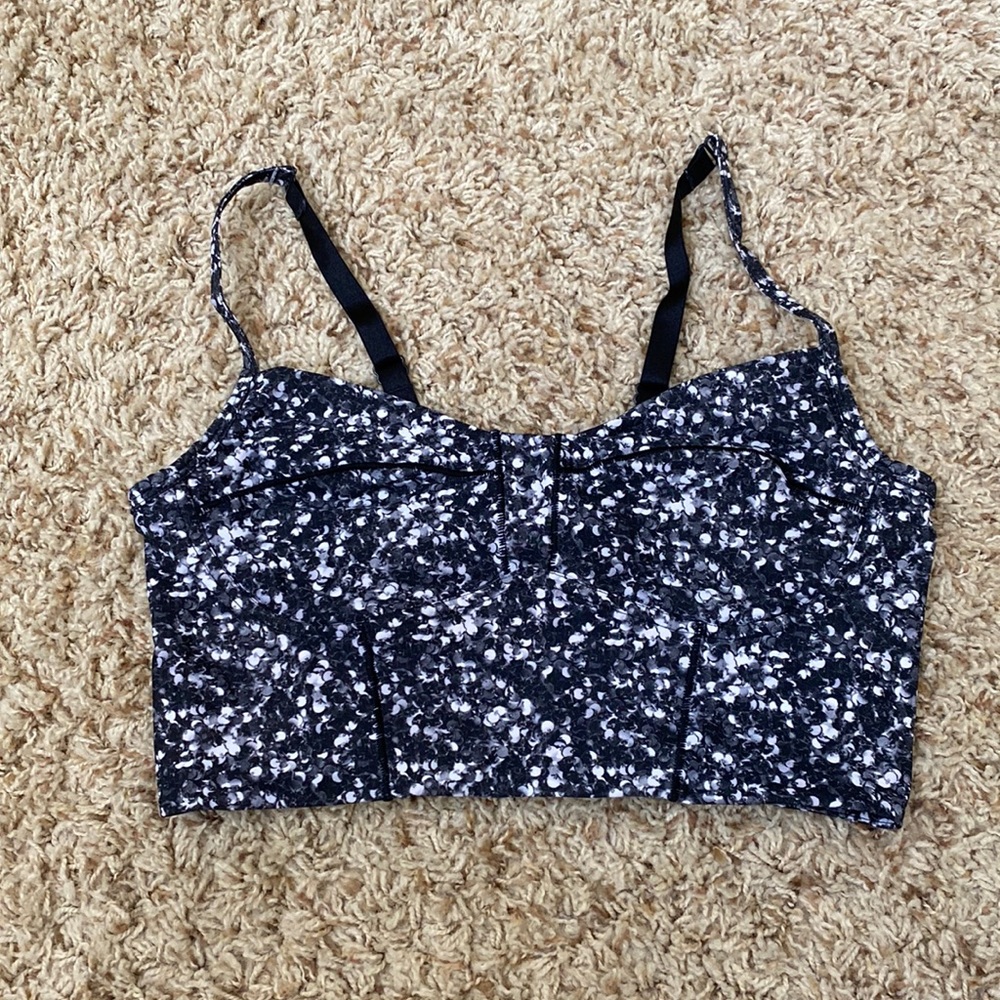 Lululemon sports bra